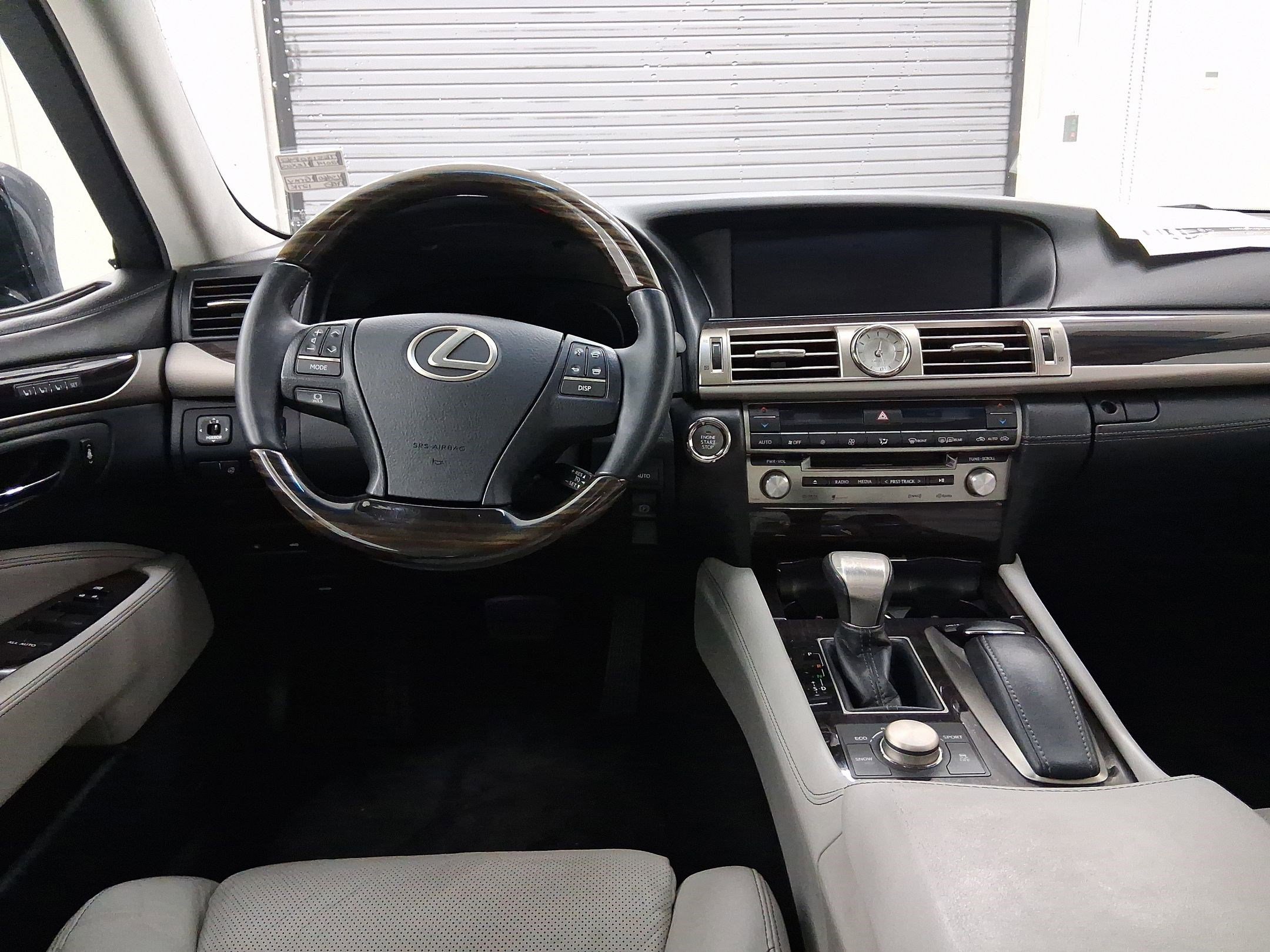 Used 2014 Lexus LS 460 image 4