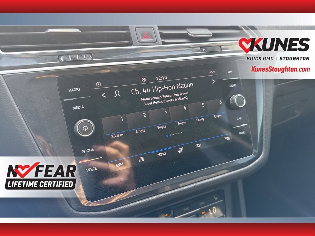 Used 2024 Volkswagen Tiguan SE image 28