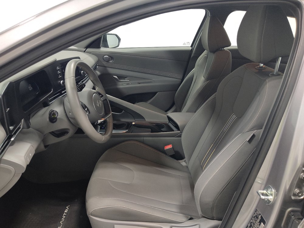 Used 2025 Hyundai Elantra Sport FWD image 17