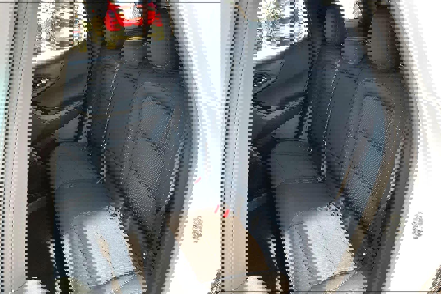 Used 2025 Chevrolet Equinox LT image 18