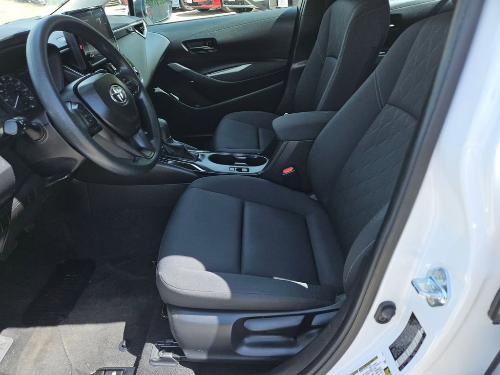 Used 2025 Toyota Corolla LE image 11