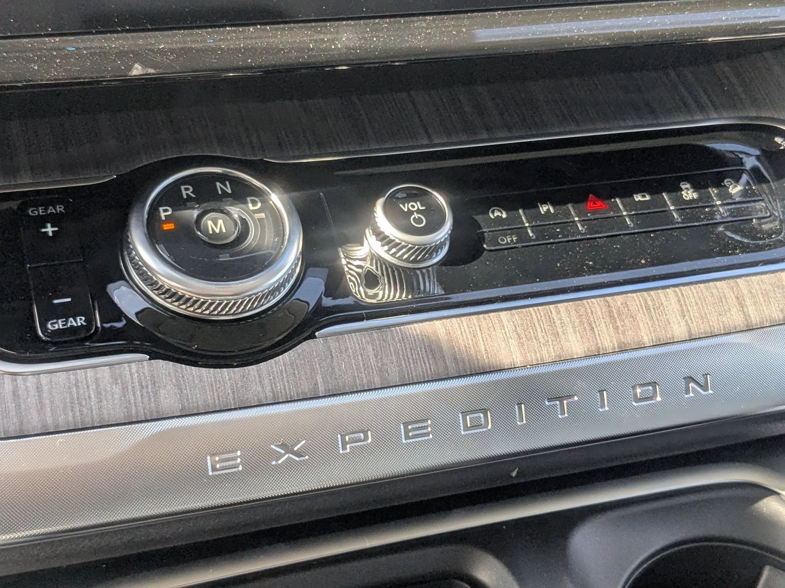 New 2025 Ford Expedition Max Platinum w/ Platinum Ultimate Package AWD/4WD image 25