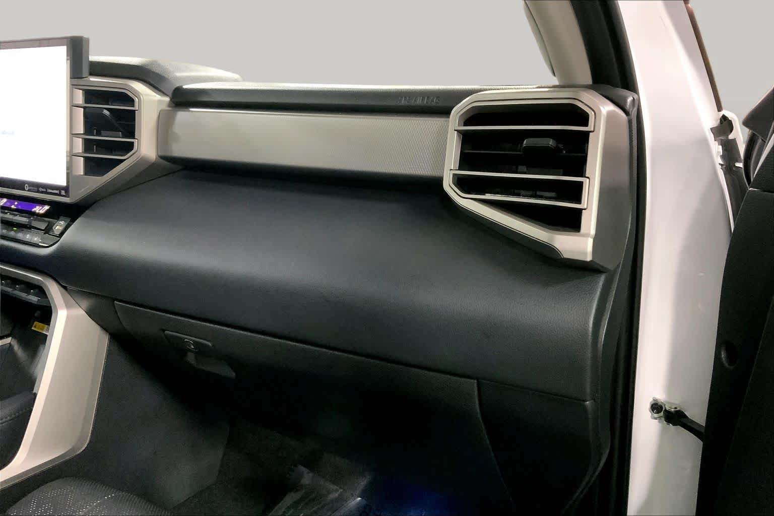 Used 2024 Toyota Tundra Limited AWD/4WD image 19