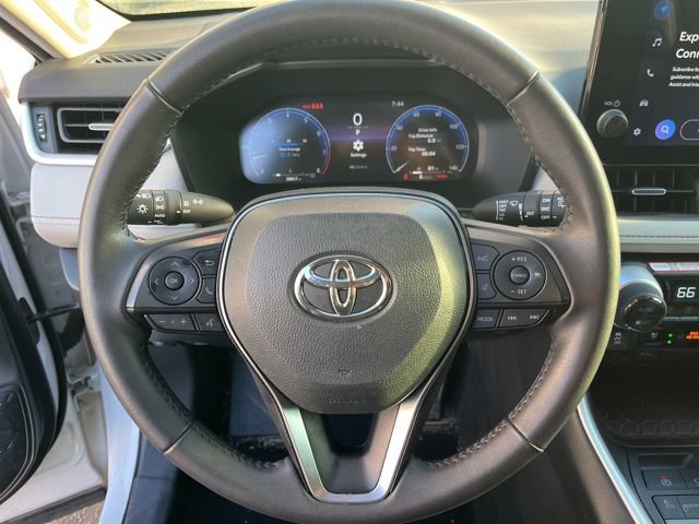 Used 2025 Toyota RAV4 Limited FWD image 19