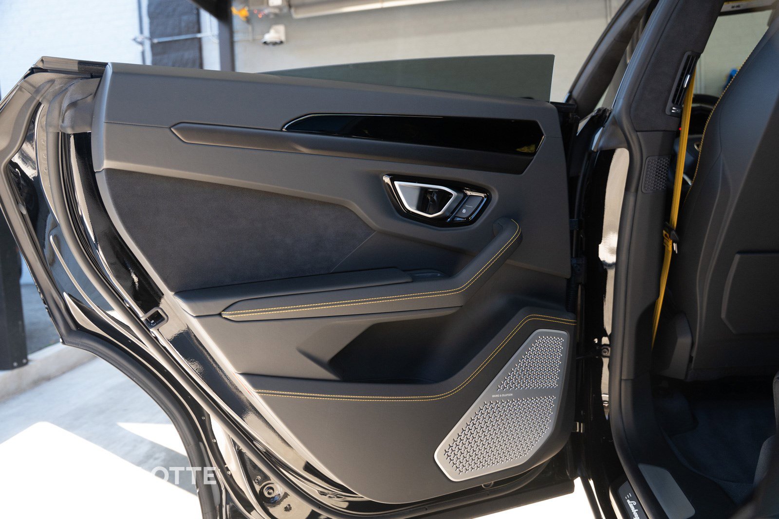 Used 2024 Lamborghini Urus S image 33