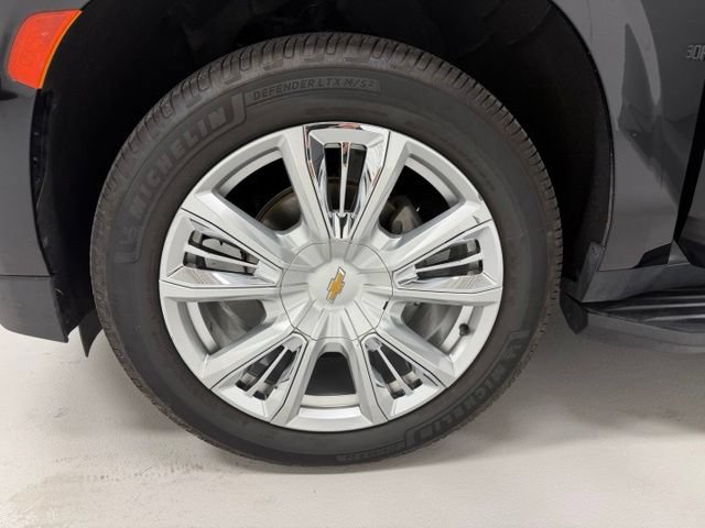 Certified 2022 Chevrolet Tahoe High Country AWD/4WD image 19