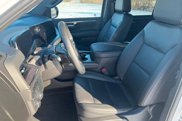 Used 2025 Chevrolet Suburban Z71 AWD/4WD image 23