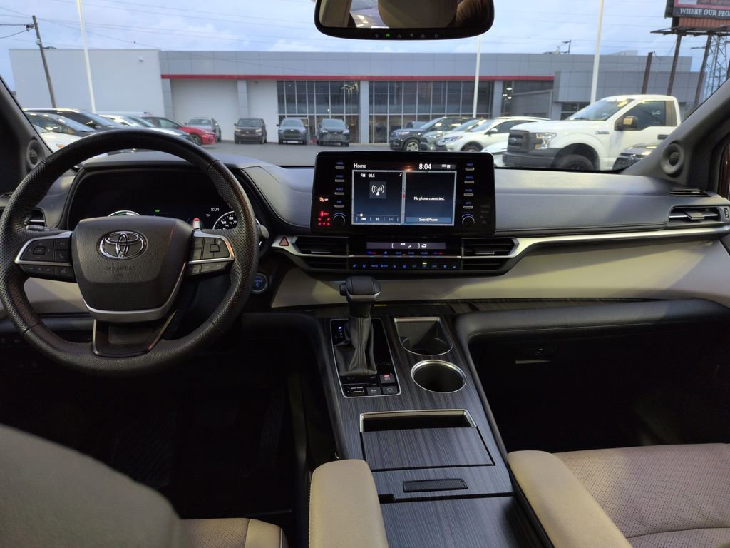 Certified 2024 Toyota Sienna Limited FWD image 12