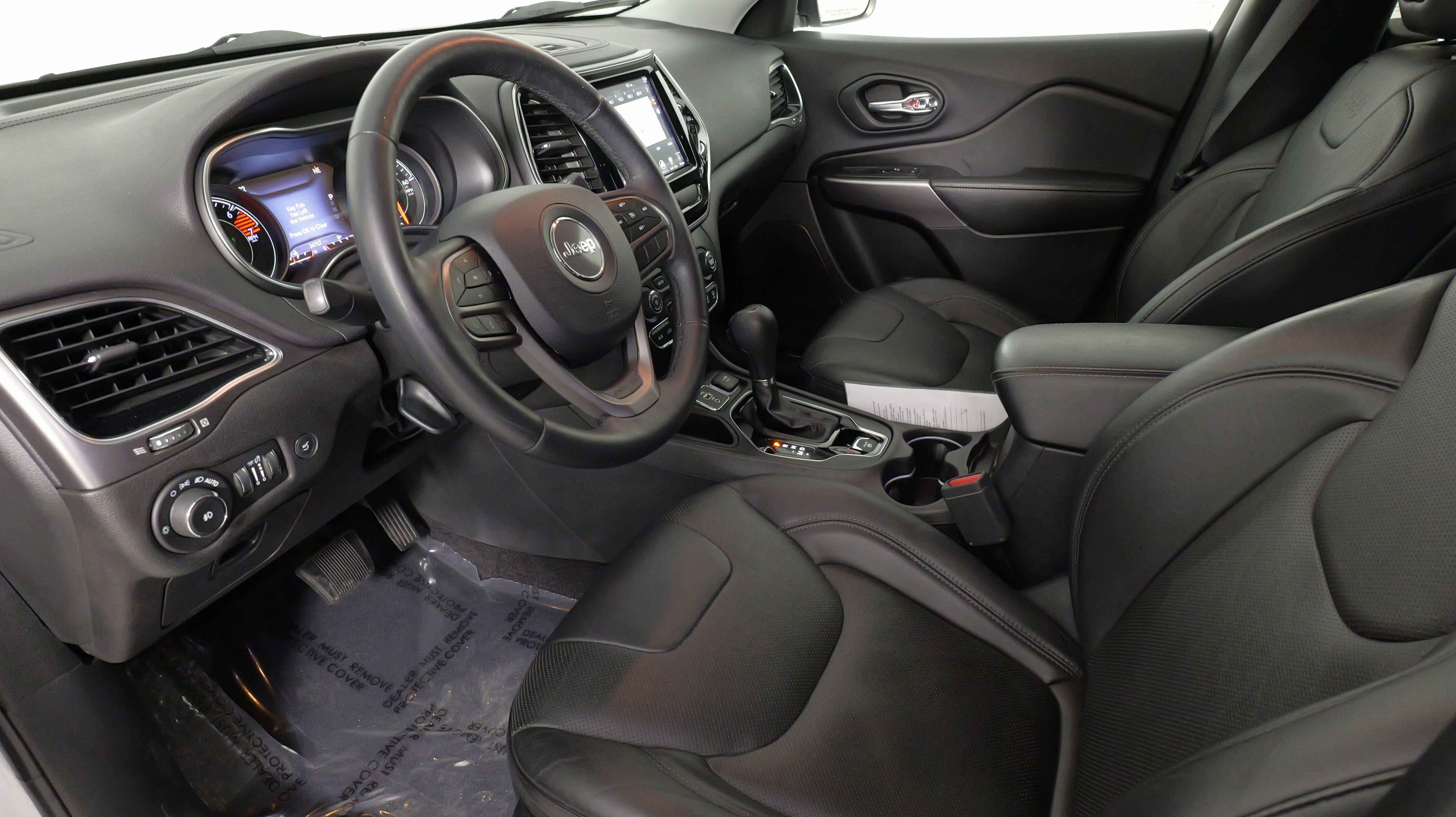 Used 2019 Jeep Cherokee Limited image 27