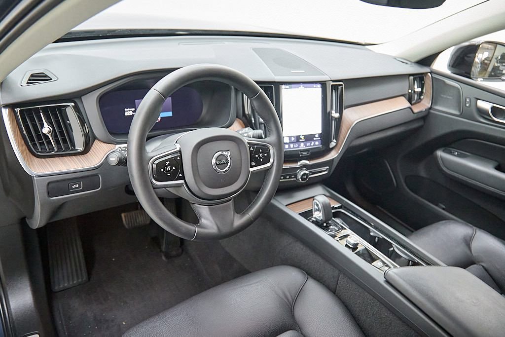 Certified 2024 Volvo XC60 B5 Plus w/ Climate Package image 13