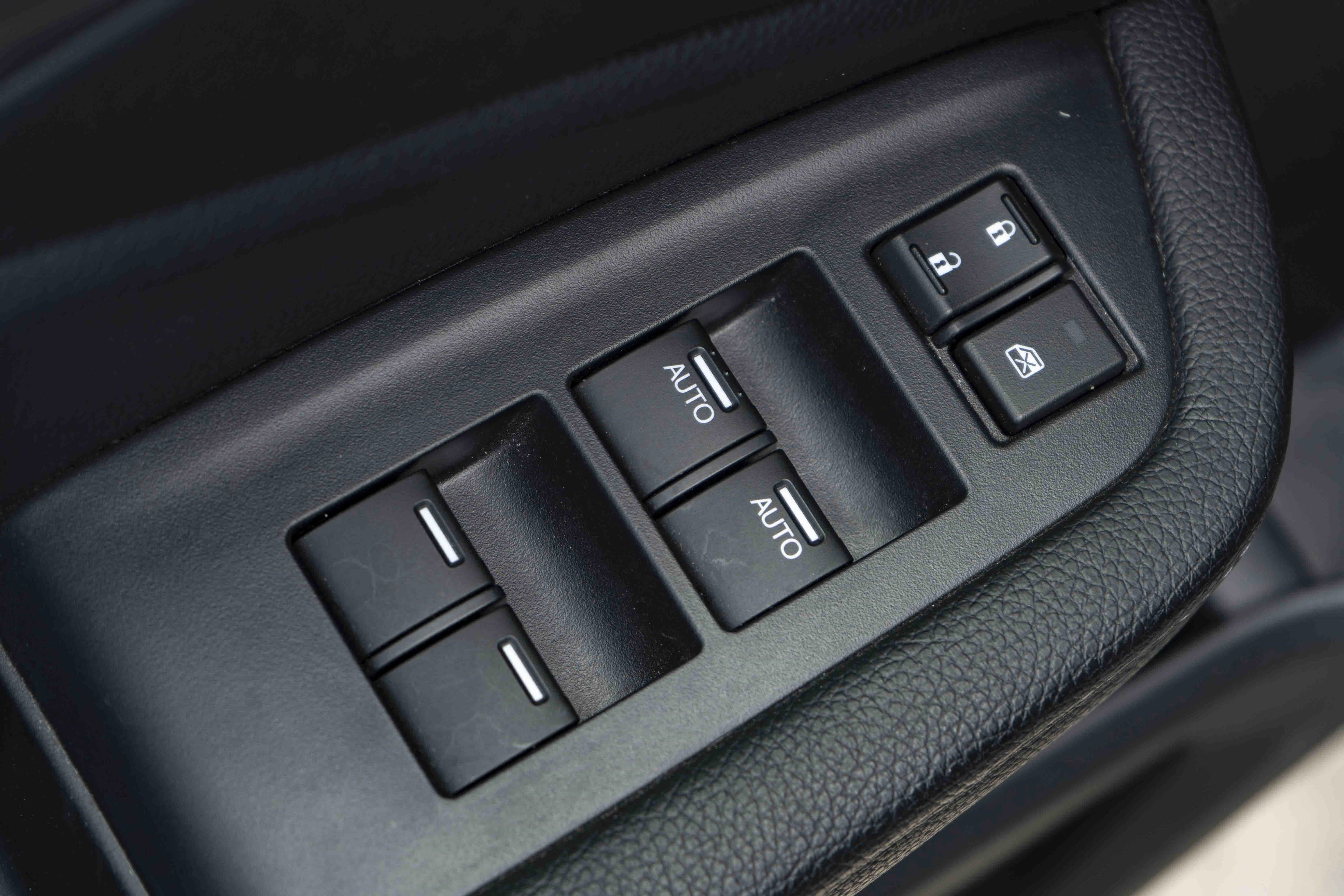 Used 2025 Honda Passport EX-L image 36