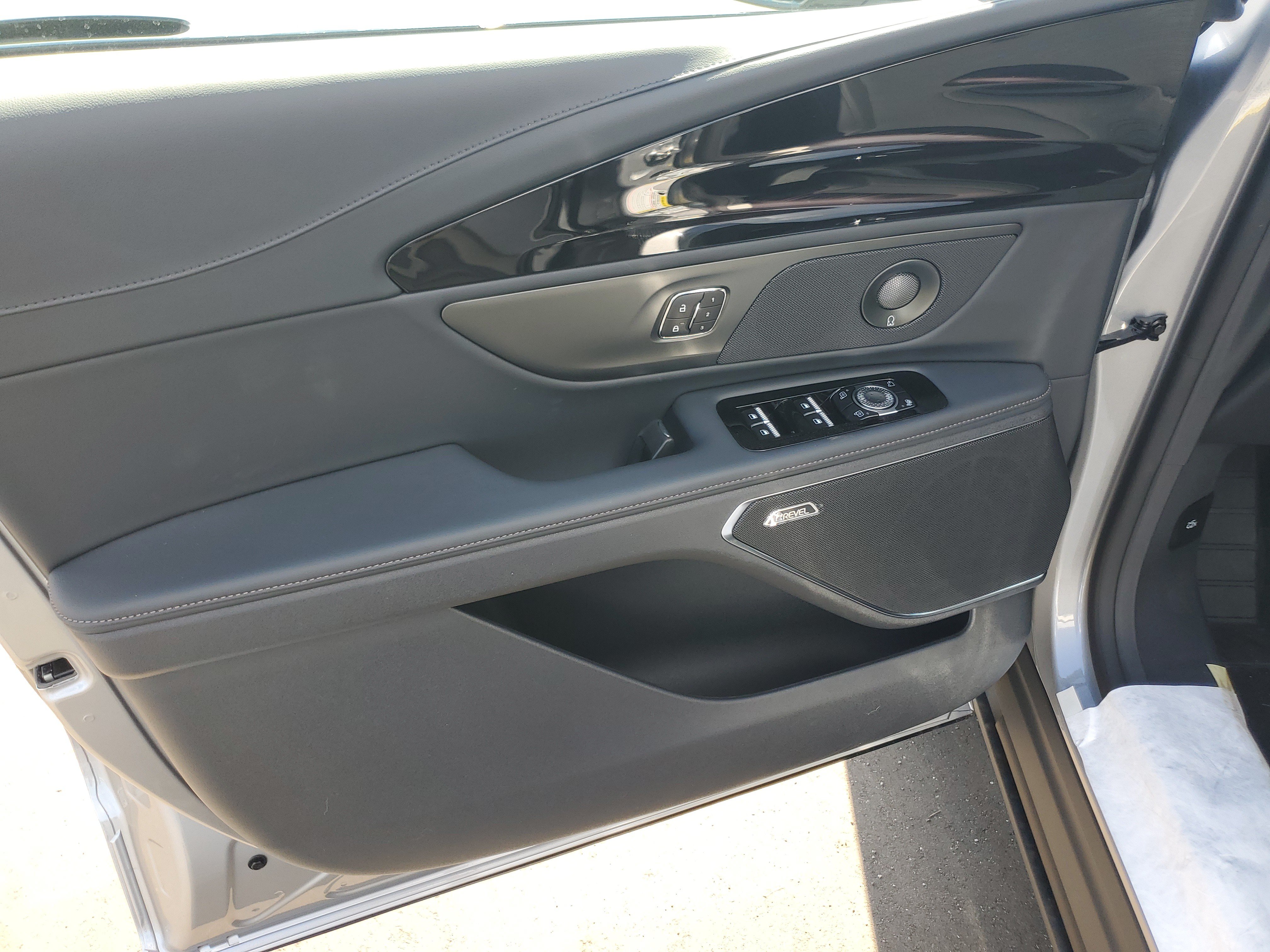New 2026 Lincoln Nautilus Reserve w/ Jet Appearance Package AWD/4WD image 8
