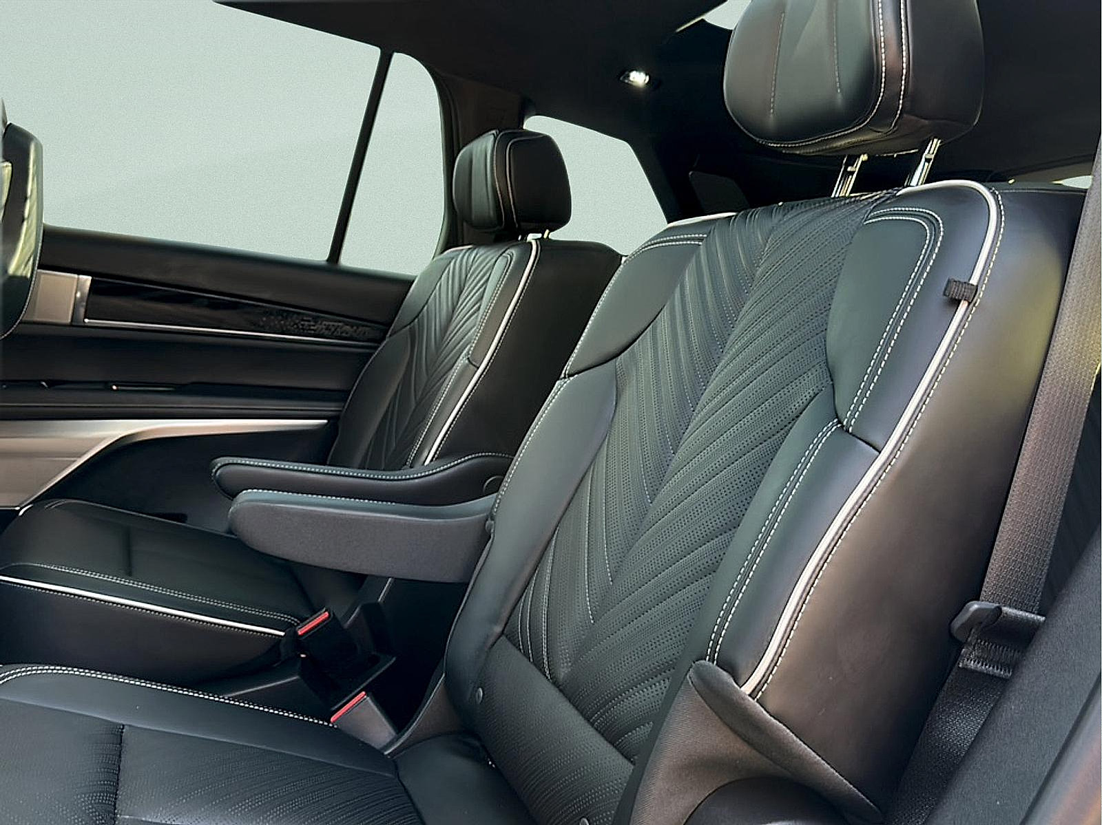Certified 2026 Cadillac Vistiq Platinum w/ LPO, Floor Liner Package AWD/4WD image 11