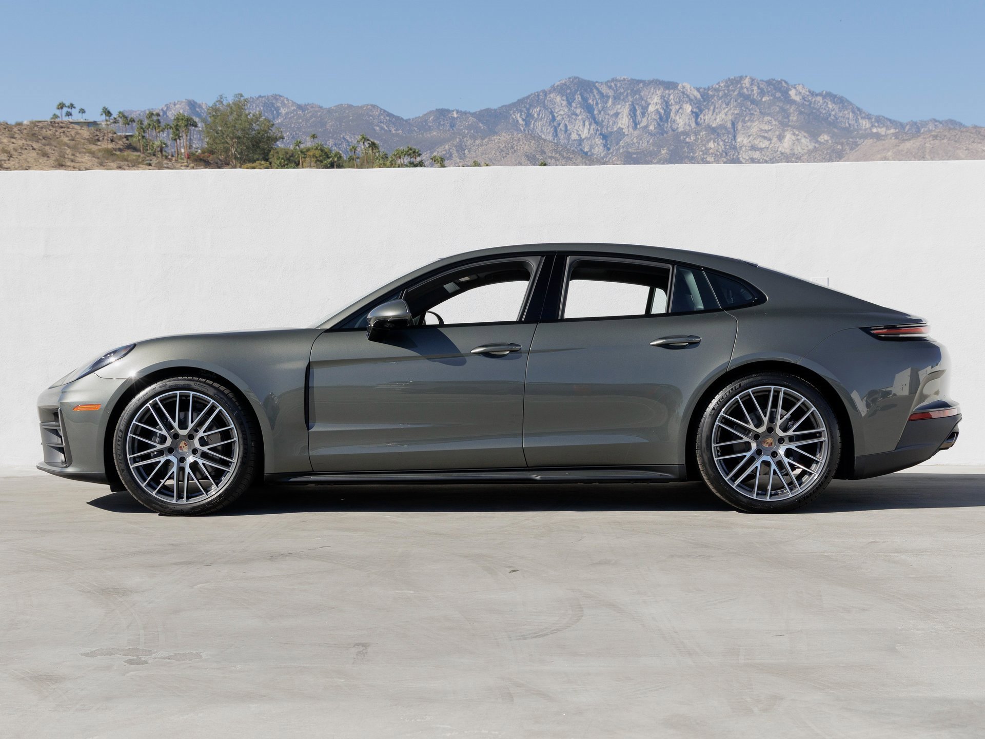 New 2026 Porsche Panamera image 2