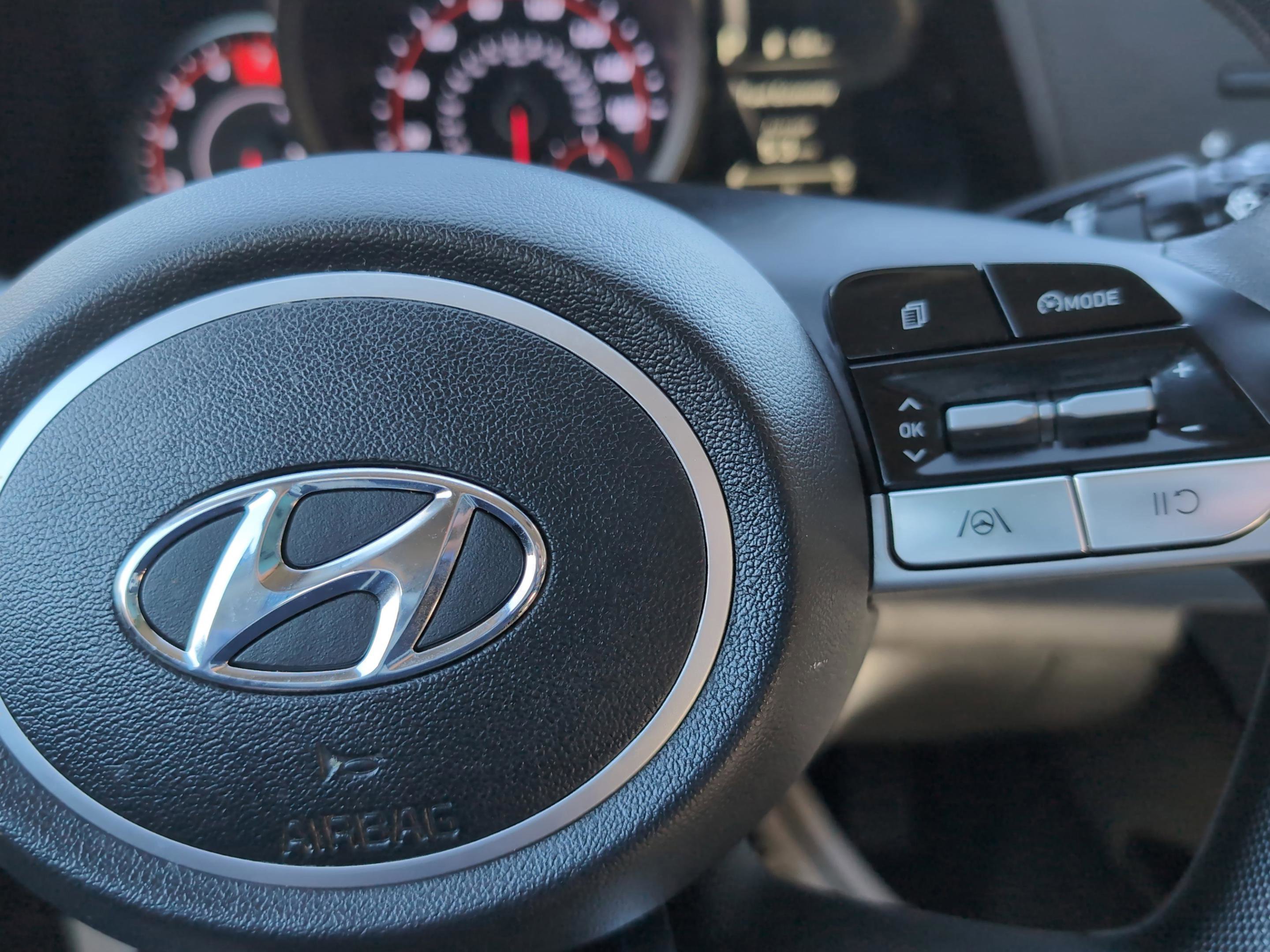 Used 2023 Hyundai Elantra SEL image 36