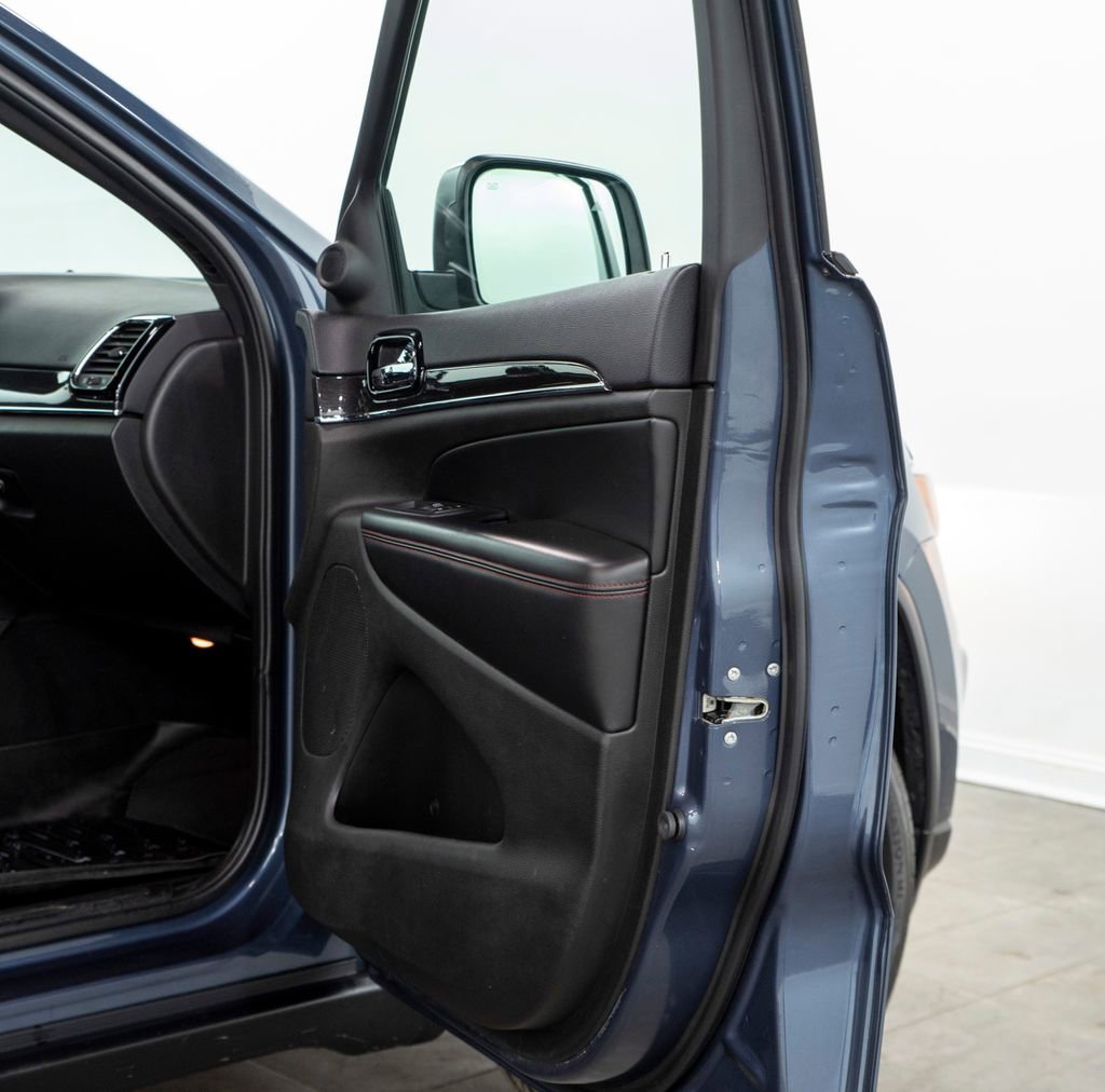 Used 2020 Jeep Grand Cherokee Trailhawk AWD/4WD image 19