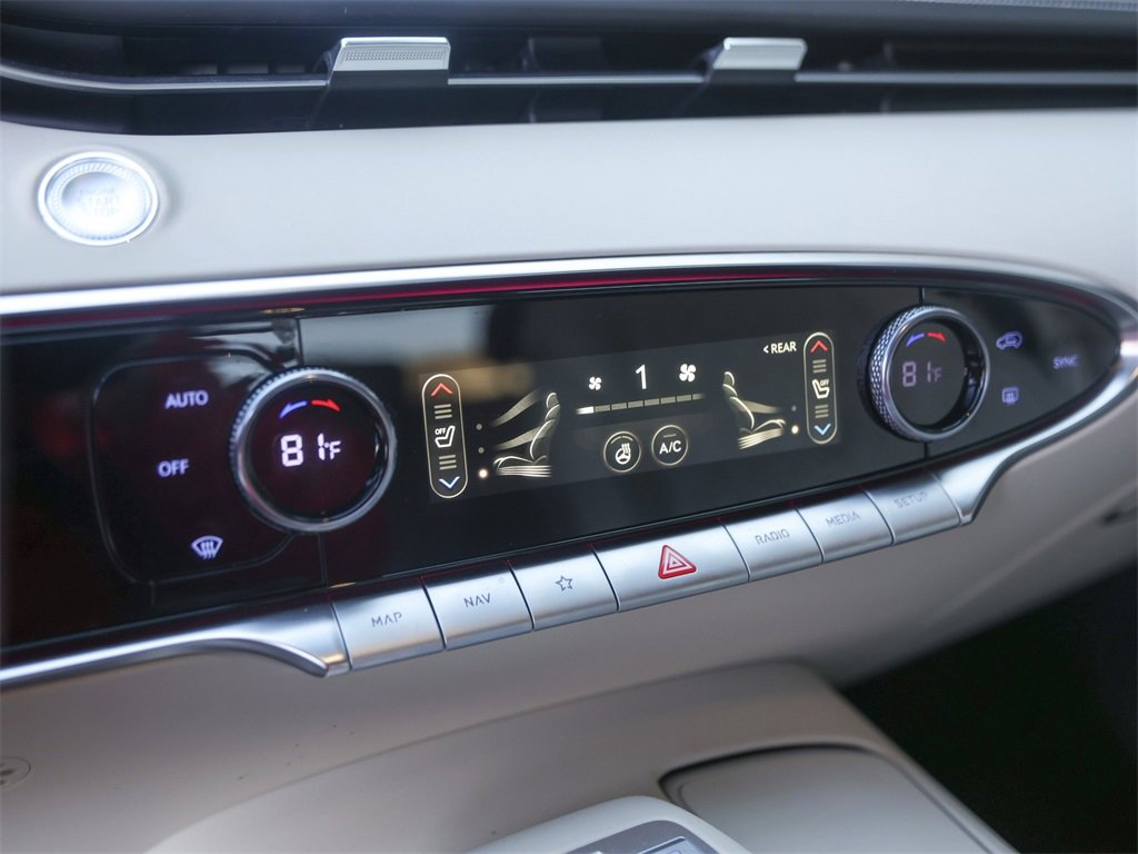 Used 2025 Genesis GV70 3.5T Sport w/ Sport Prestige Package image 26