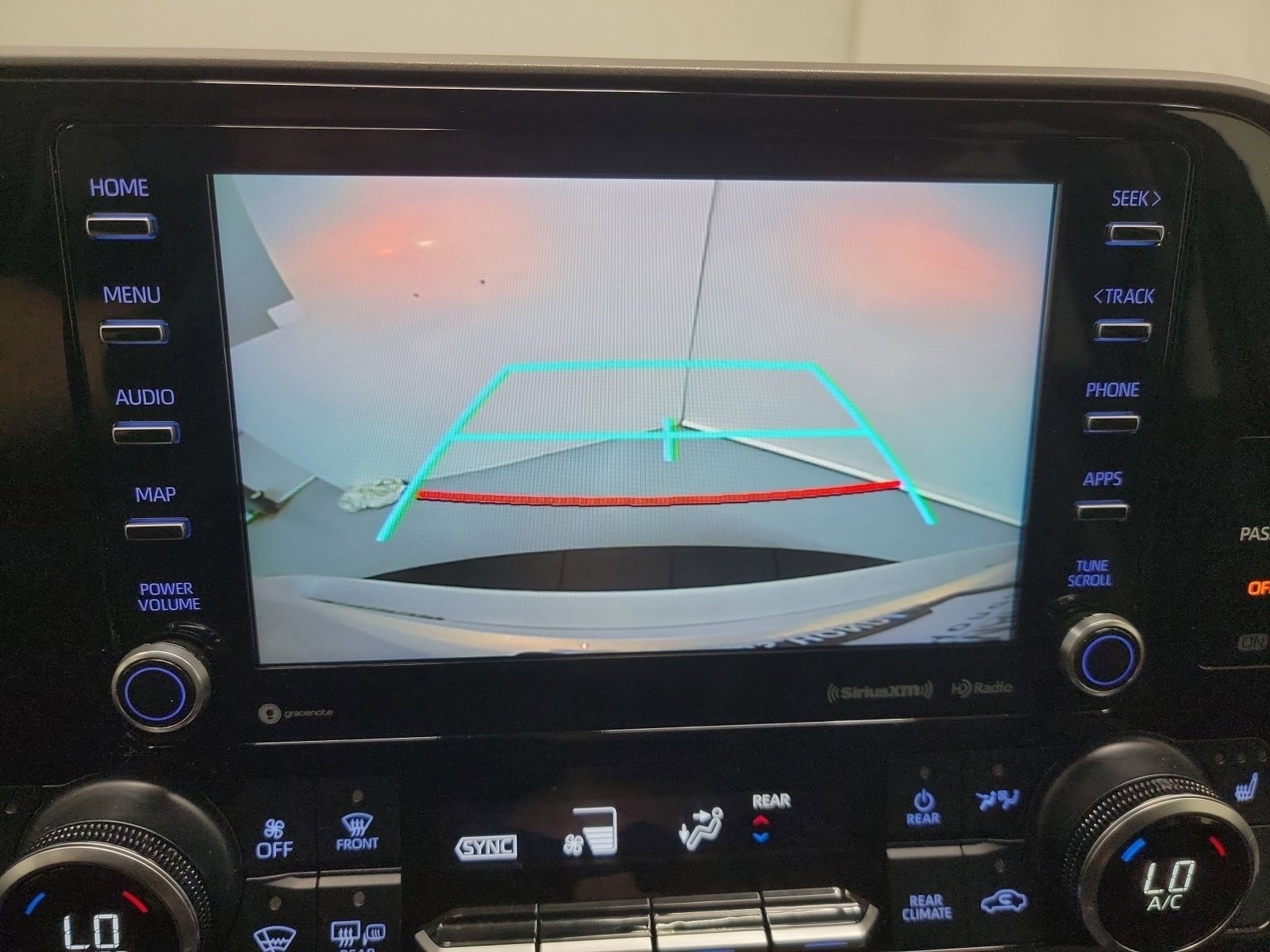 Used 2021 Toyota Highlander XLE image 23