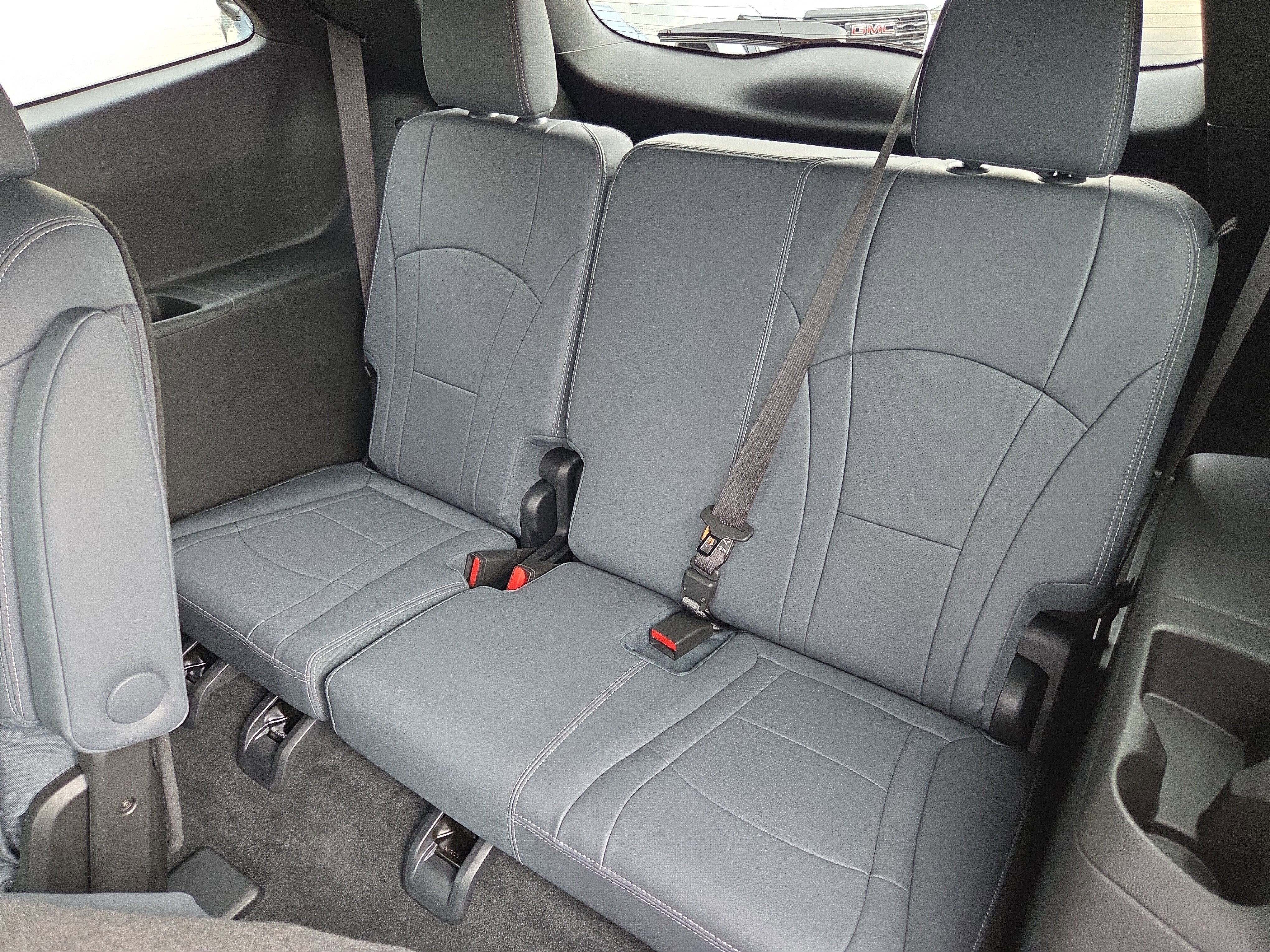 Used 2024 Buick Enclave Essence w/ Sport Touring Edition image 17