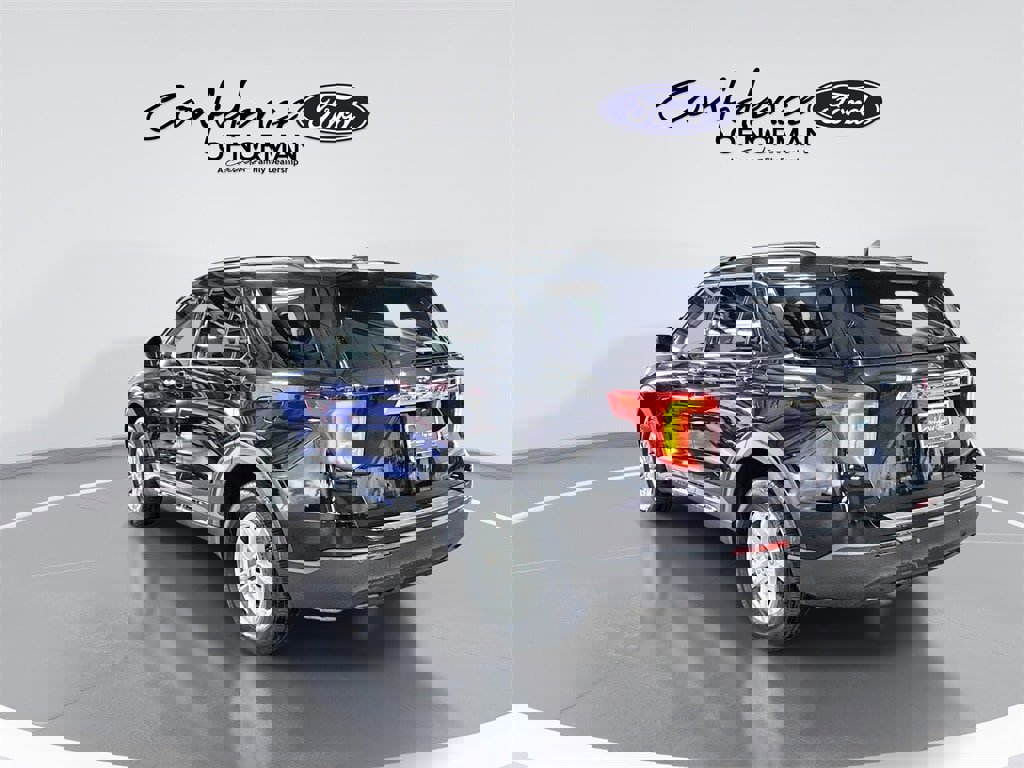 Used 2022 Ford Explorer XLT image 6
