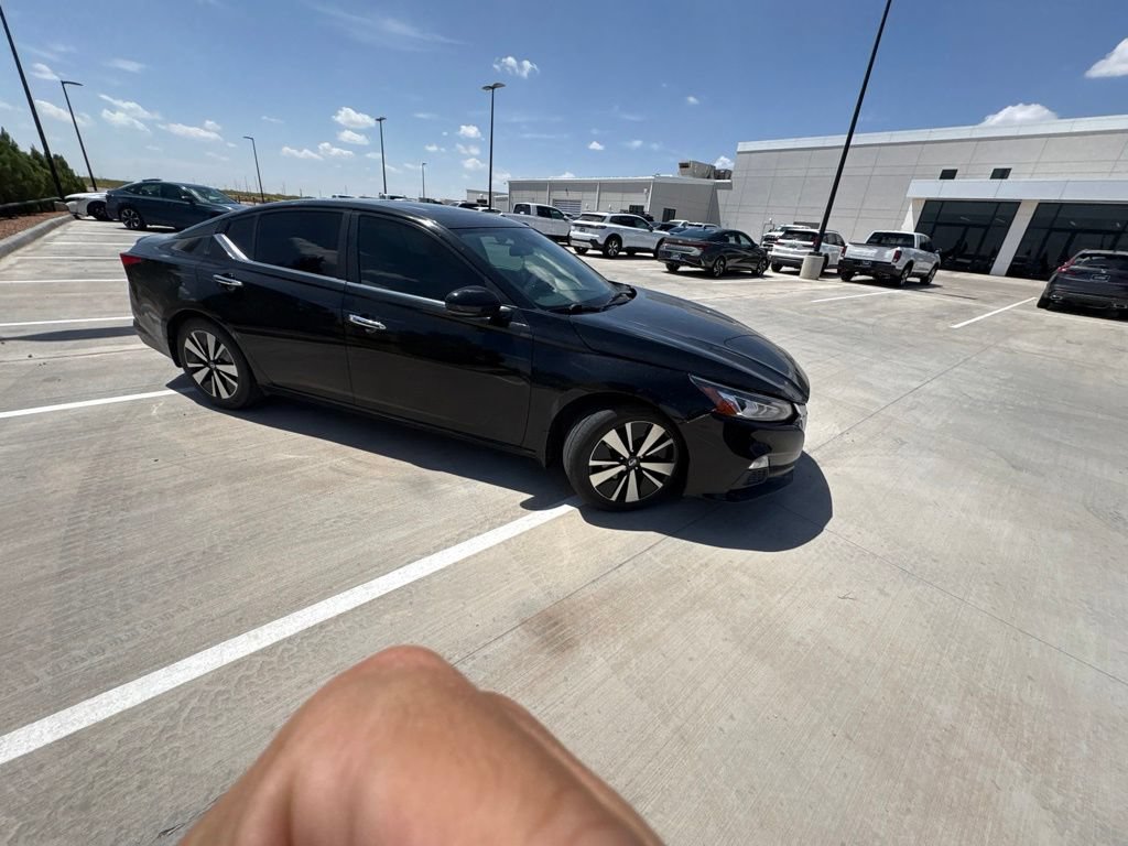 Used 2022 Nissan Altima 2.5 SV w/ SV Premium Package FWD image 22