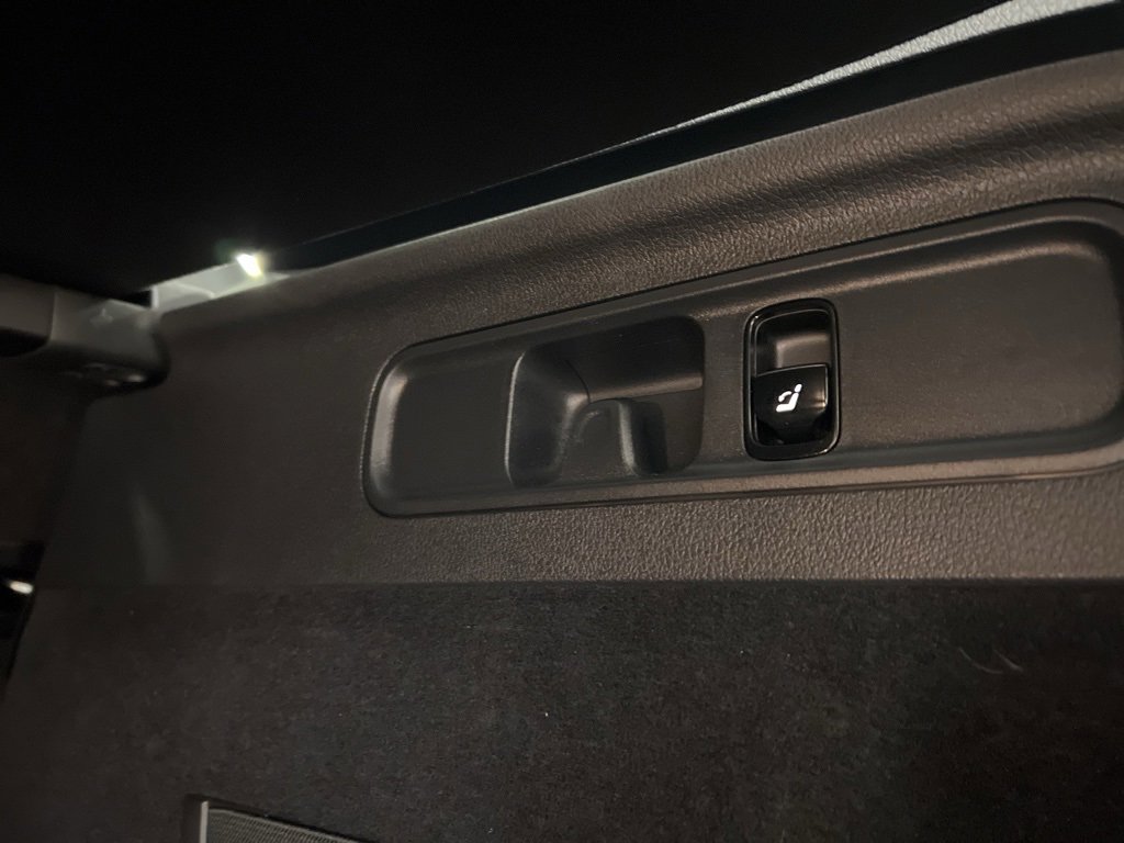 Used 2023 Mercedes-Benz GLC 300 4MATIC image 34