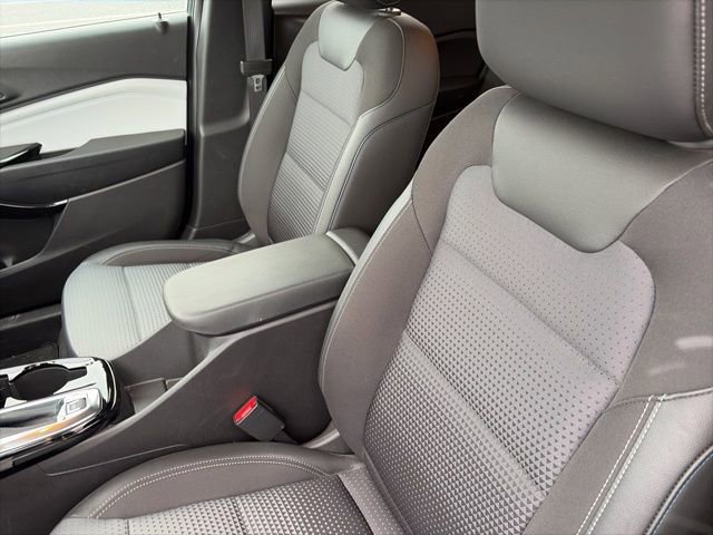 Certified 2025 Chevrolet Trax LT w/ LT Convenience Package image 11