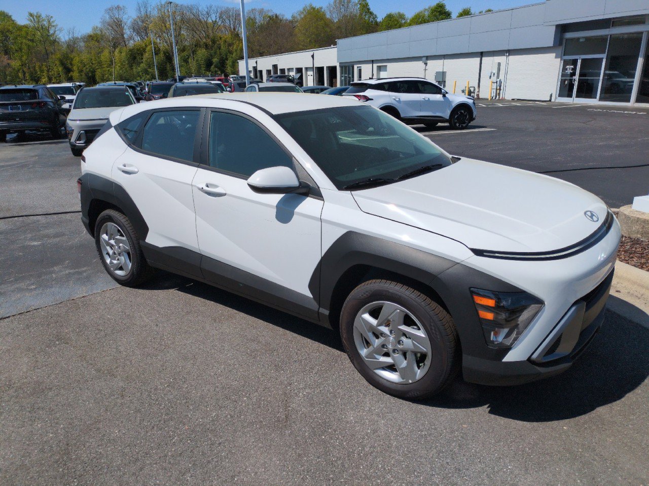 New 2026 Hyundai Kona SE image 1