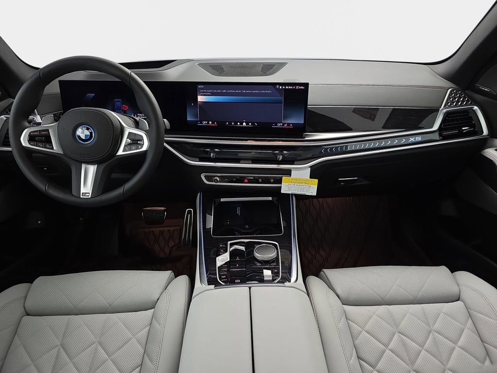 New 2026 BMW X5 xDrive50e w/ M Sport Package image 10