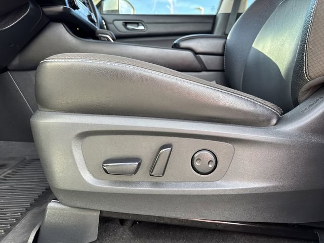 Used 2024 Nissan Pathfinder SL w/ Black Appearance Package image 9