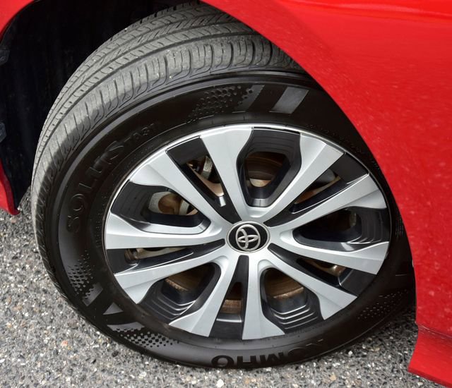 Used 2020 Toyota Prius Prime LE image 29