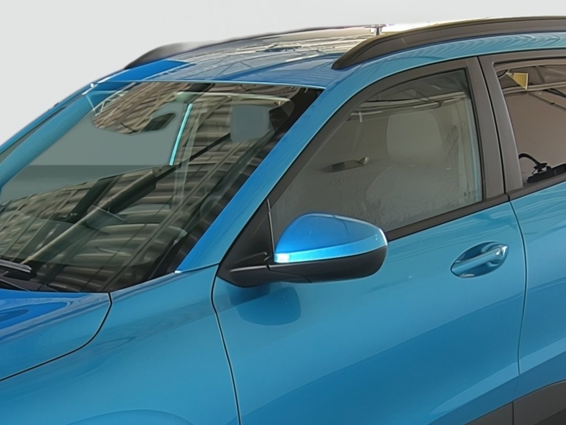 Used 2025 Chevrolet Trax LT w/ Driver Confidence Package image 8