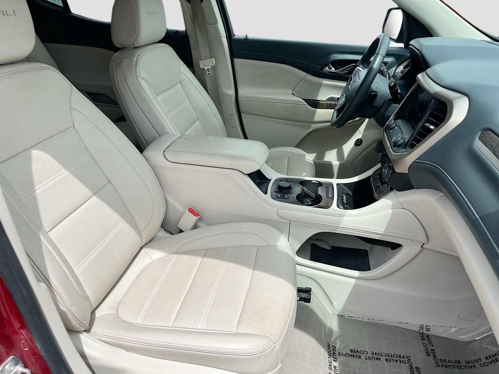 Used 2023 GMC Acadia Denali w/ Denali Ultimate Package AWD/4WD image 31