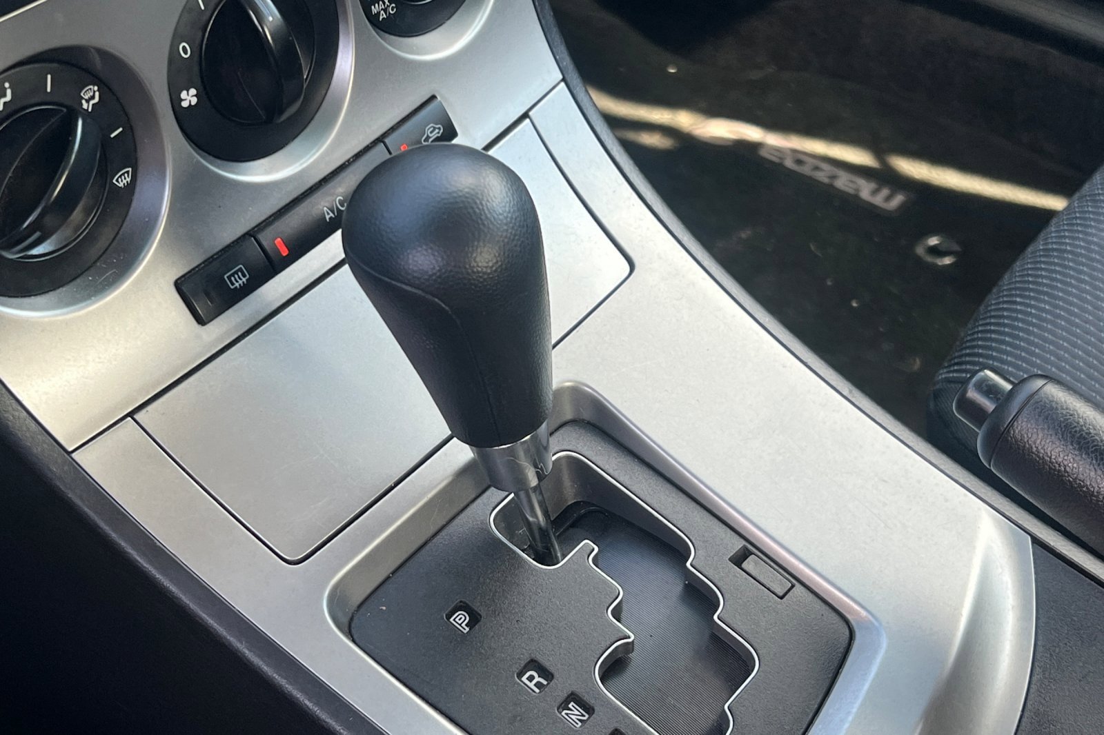 Used 2010 MAZDA MAZDA3 i Sport image 16