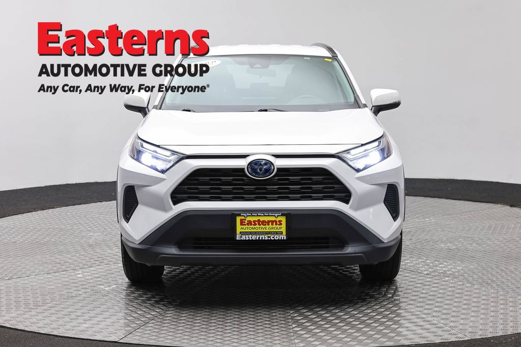 Used 2022 Toyota RAV4 XLE AWD/4WD image 2