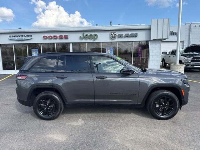 Certified 2024 Jeep Grand Cherokee Altitude AWD/4WD image 2