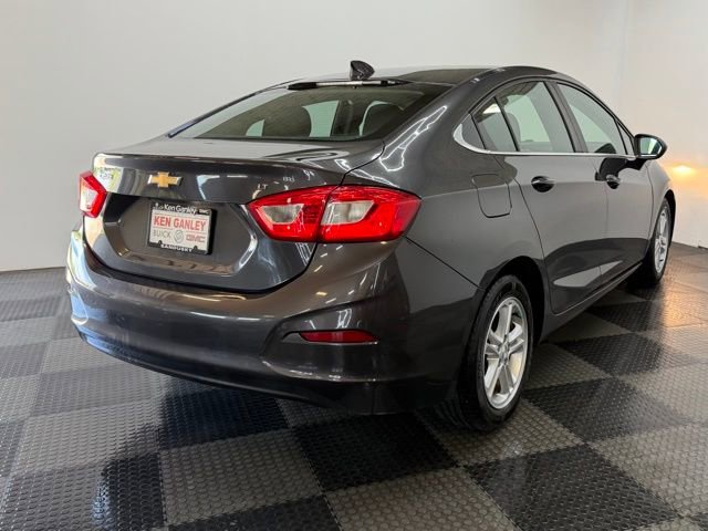 Used 2017 Chevrolet Cruze LT FWD image 10
