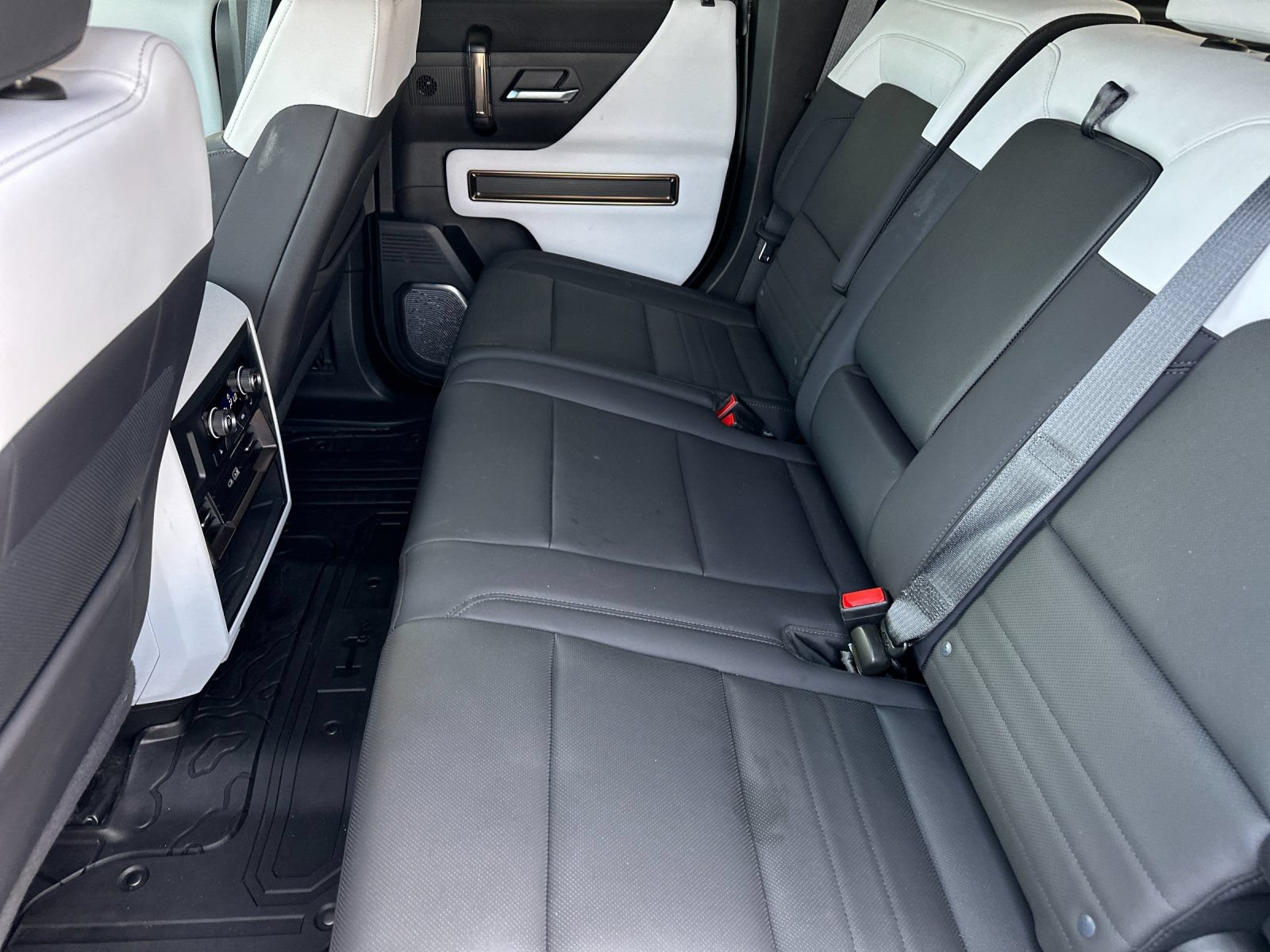 Used 2024 GMC Hummer EV 2X w/ Extreme Off-Road Package AWD/4WD image 12