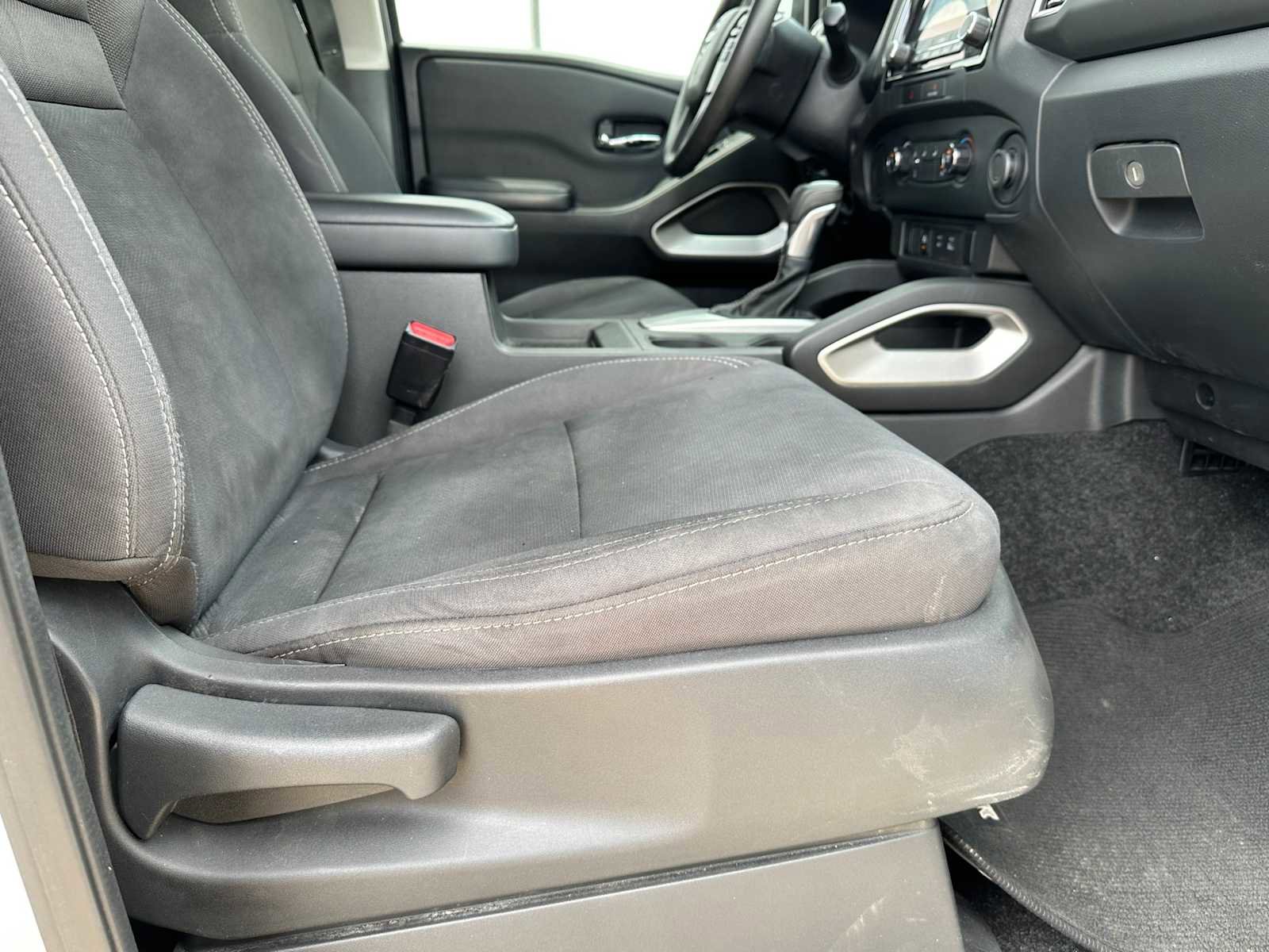 Used 2022 Nissan Frontier SV w/ Technology Package RWD image 25
