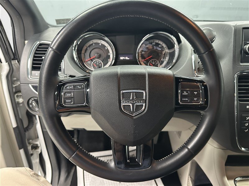 Used 2017 Dodge Grand Caravan SXT FWD image 23