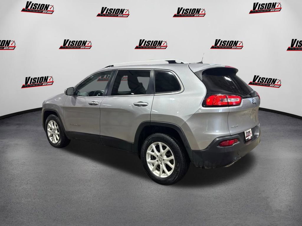 Used 2018 Jeep Cherokee Latitude Plus image 7