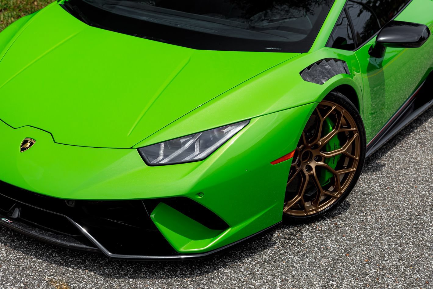 Used 2018 Lamborghini Huracan Performante AWD/4WD image 35