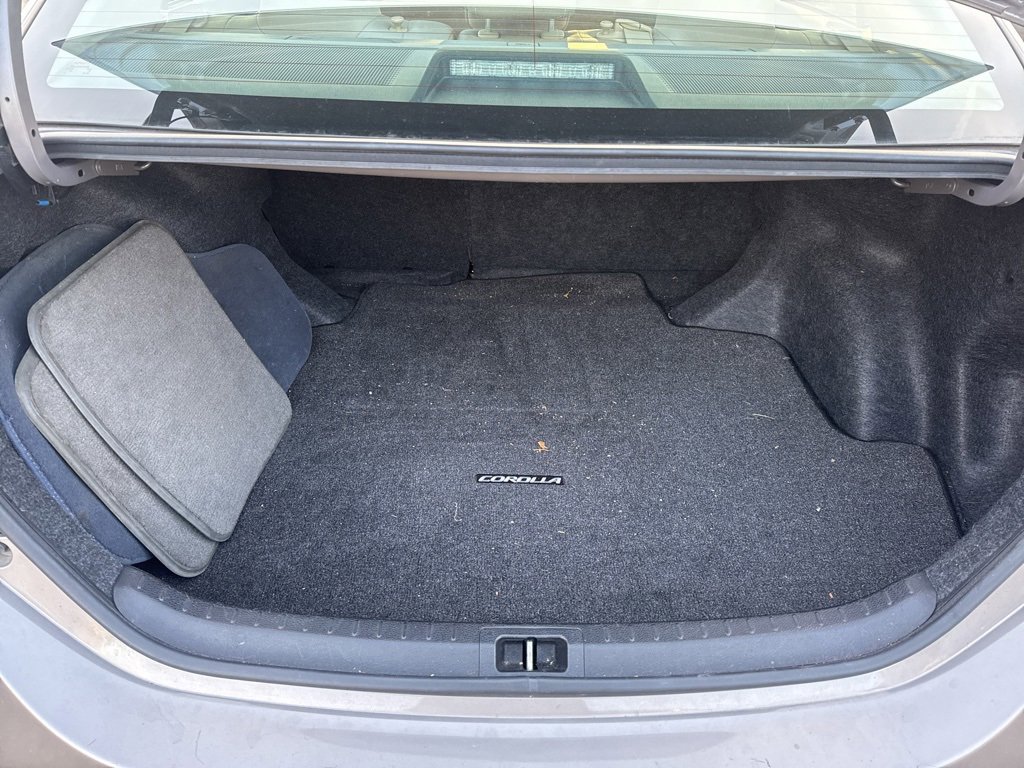 Used 2014 Toyota Corolla LE image 22