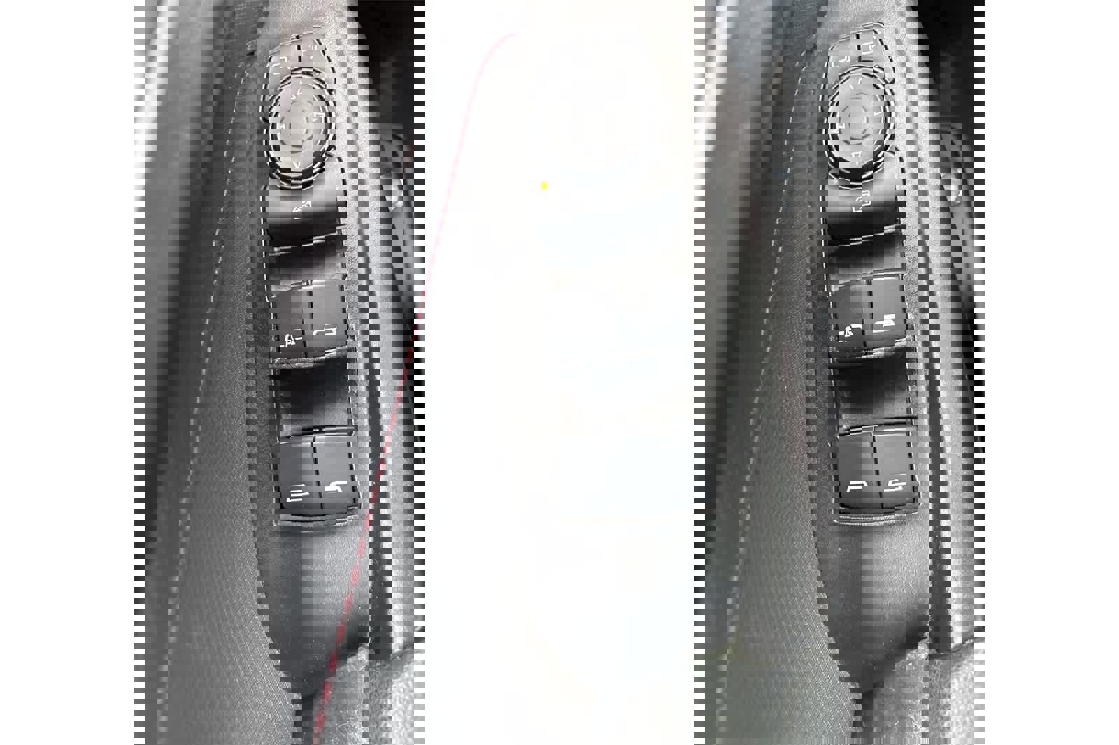 Used 2023 Chevrolet TrailBlazer RS w/ Sun and Liftgate Package image 13