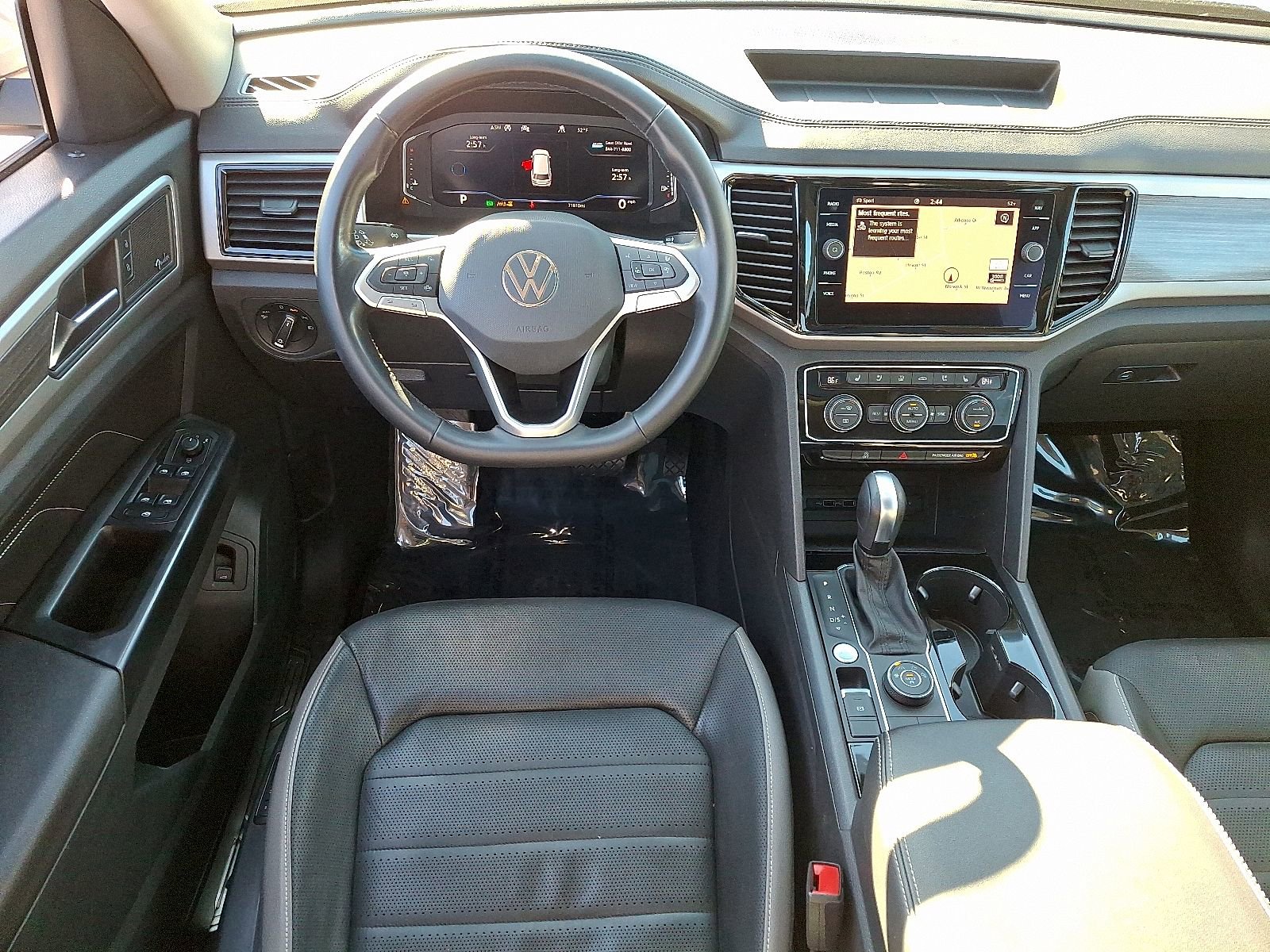 Used 2021 Volkswagen Atlas SEL Premium image 11