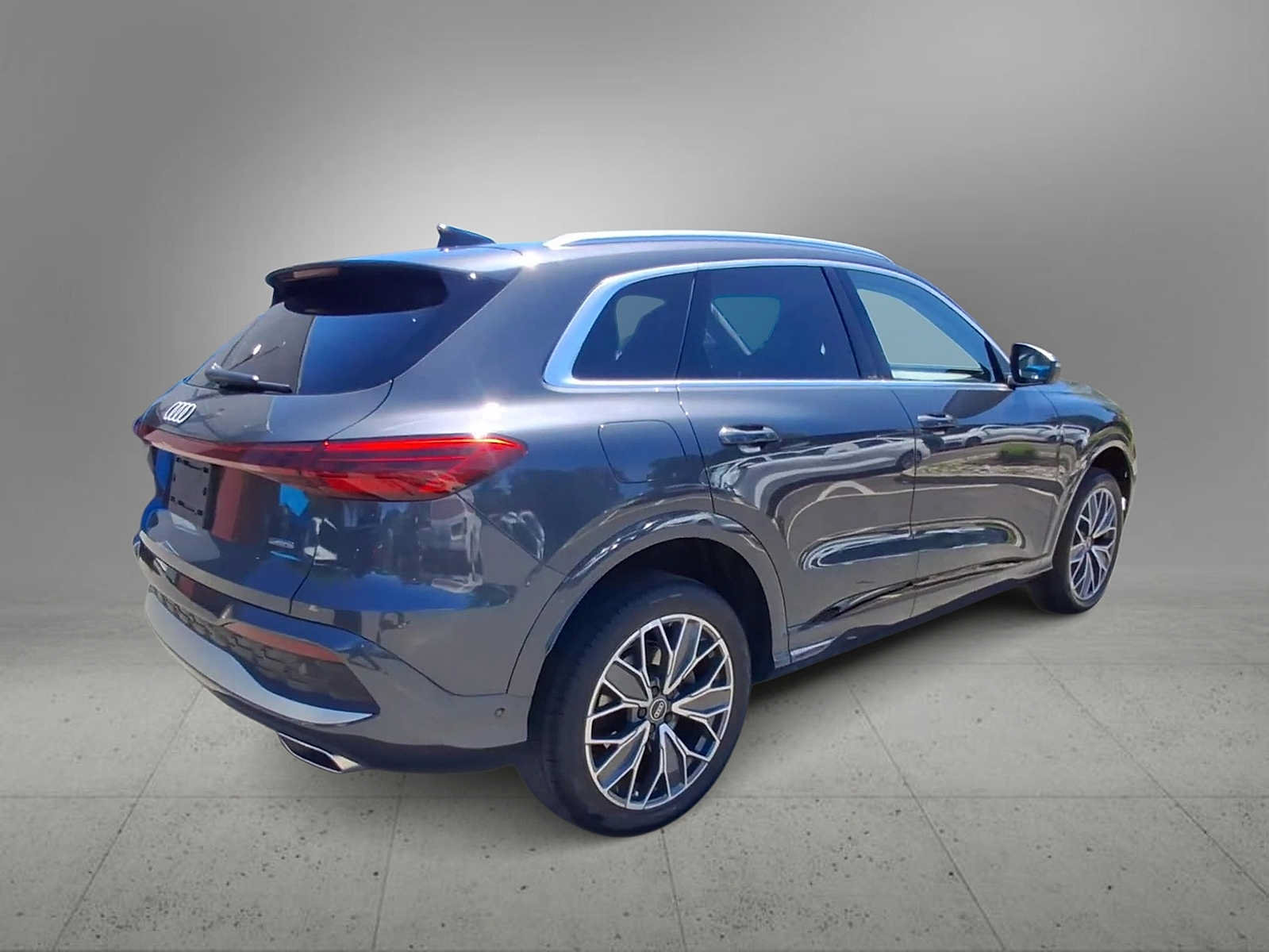 Used 2025 Audi Q5 Premium Plus w/ Premium Plus AWD/4WD image 8