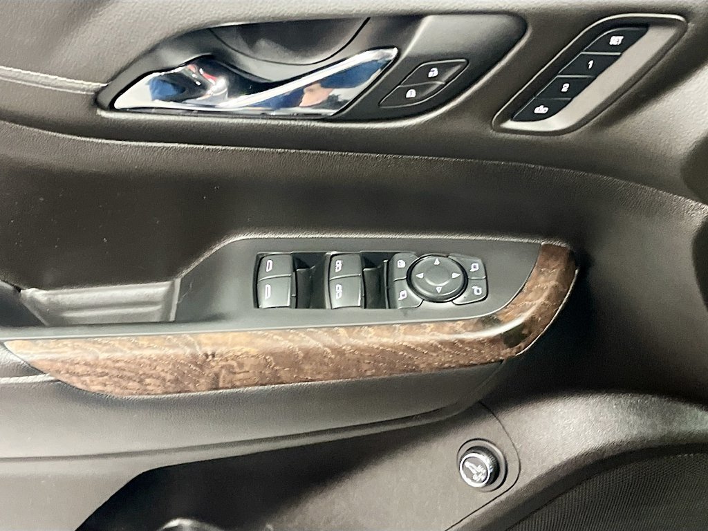 Used 2022 GMC Acadia Denali AWD/4WD image 18
