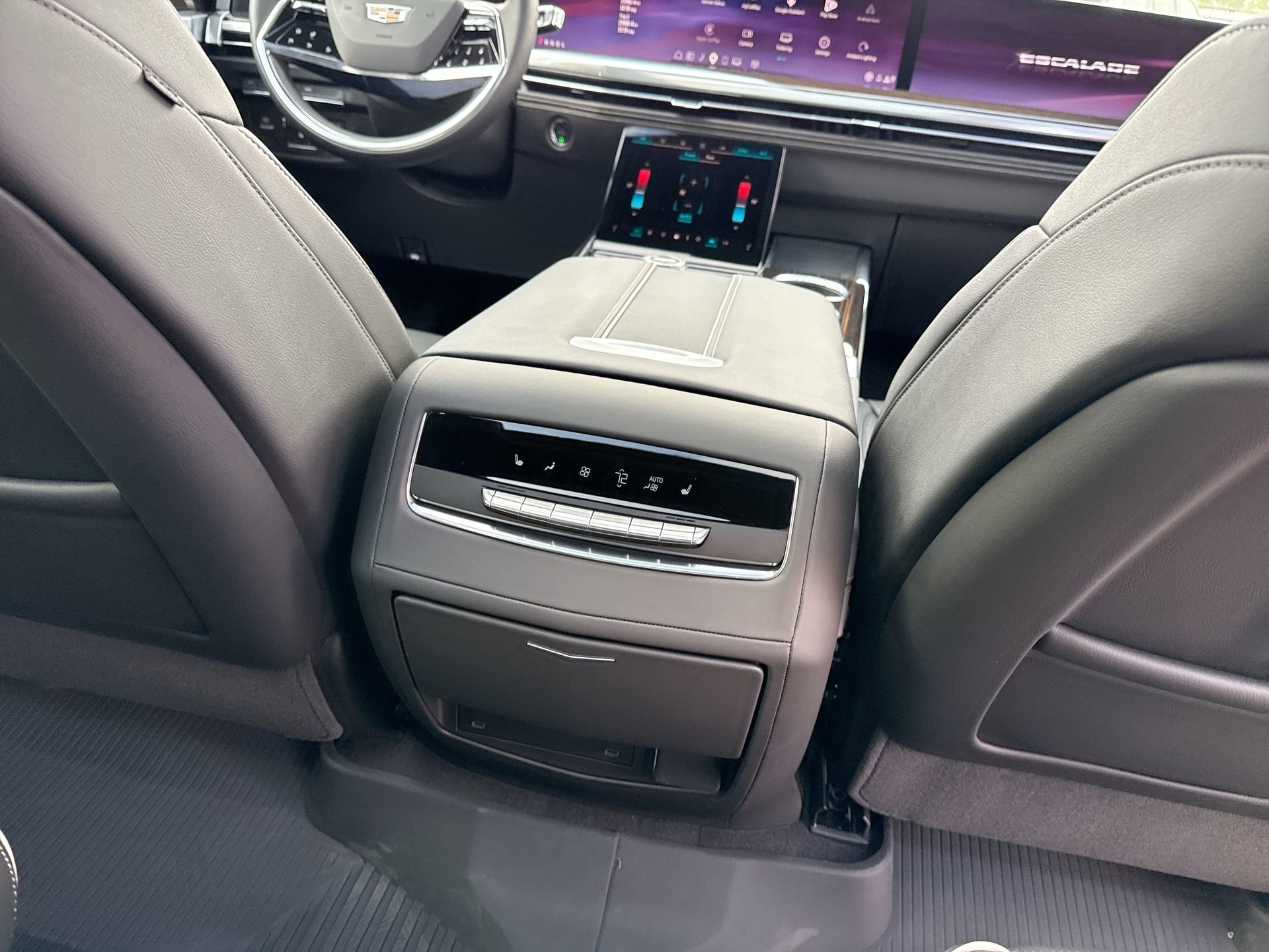 Used 2026 Cadillac Escalade Luxury w/ LPO, Floor Liner Package AWD/4WD image 22