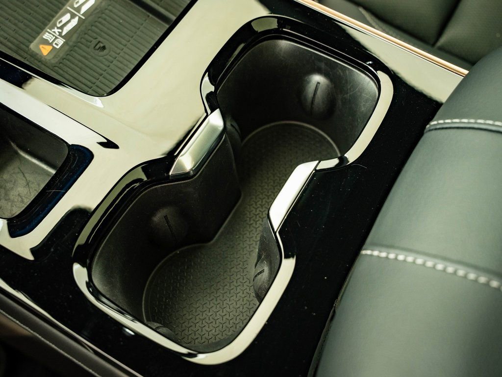 Used 2025 Buick Enclave Avenir w/ Super Cruise Package image 41