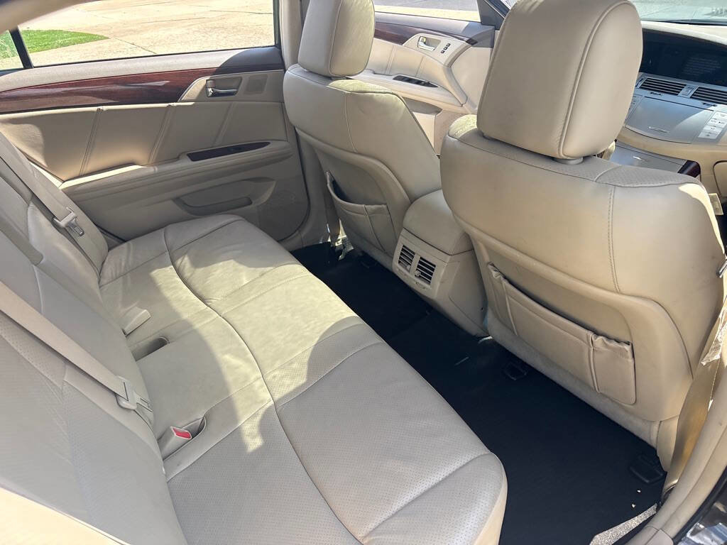 Used 2010 Toyota Avalon Limited image 12